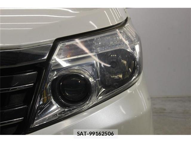 Toyota NOAH 2016-08 8011328-13