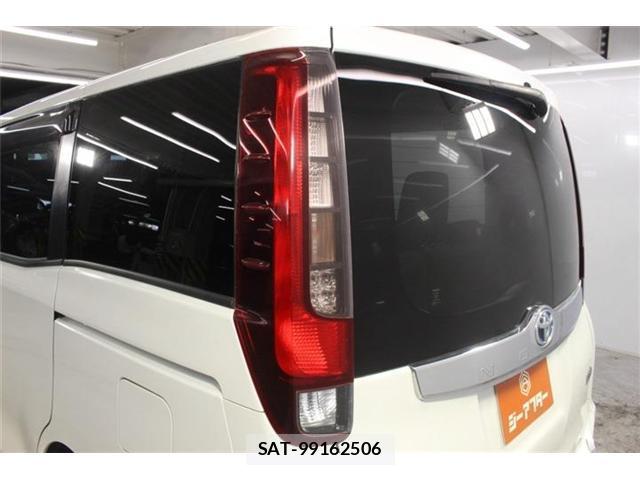 Toyota NOAH 2016-08 8011328-15