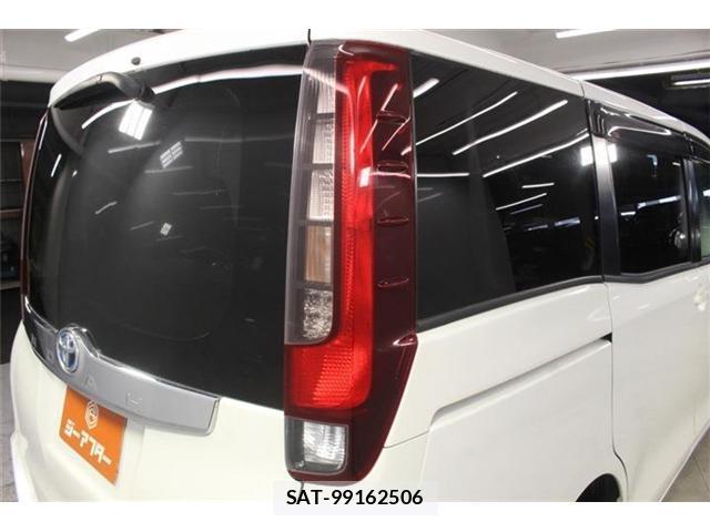 Toyota NOAH 2016-08 8011328-16