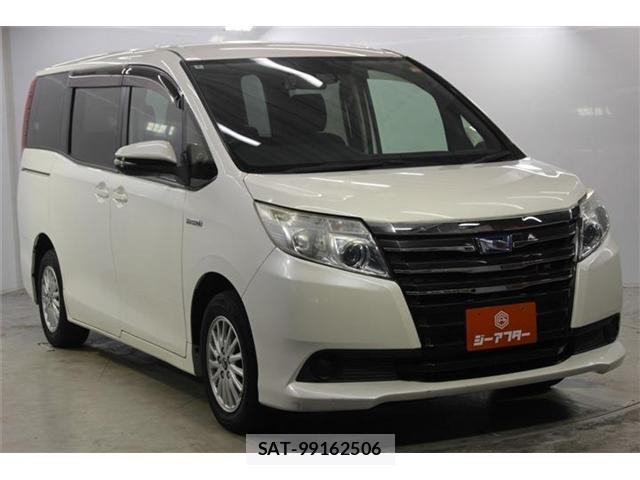 Toyota NOAH 2016-08 8011328-2