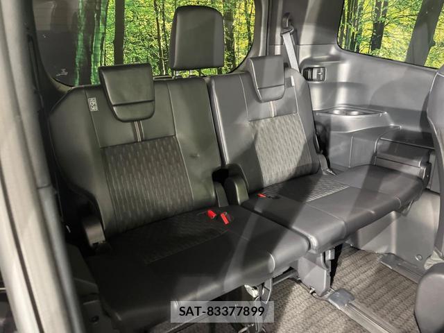 Toyota NOAH 2023-07 8011756-9