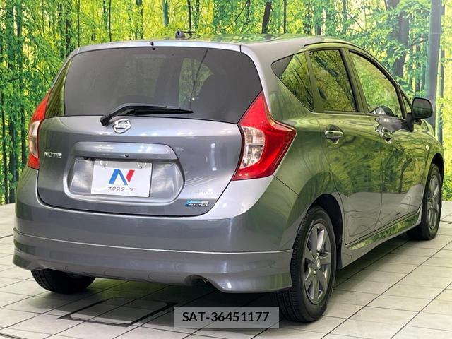 Nissan NOTE 2013-08 8003130-16