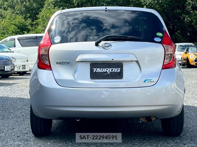 Nissan NOTE 2015-09 8006687-1