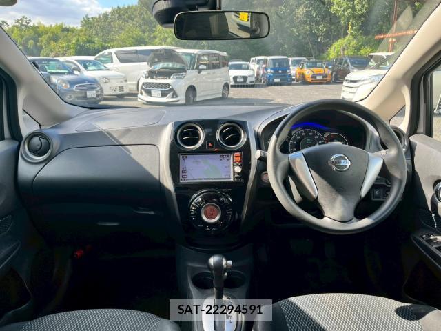 Nissan NOTE 2015-09 8006687-2