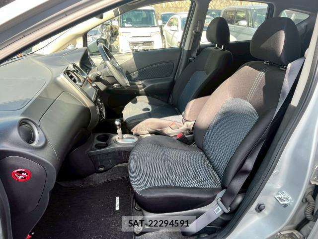 Nissan NOTE 2015-09 8006687-5