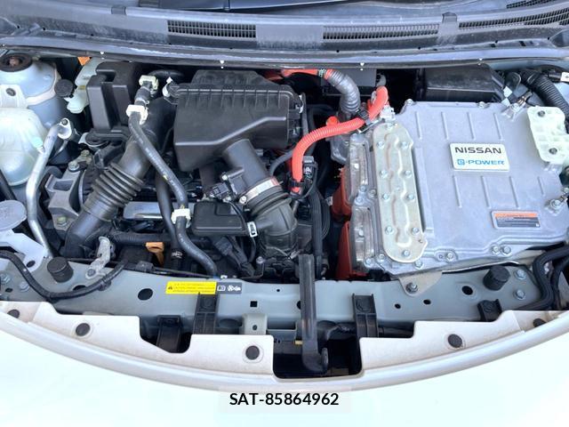 Nissan NOTE 2019-02 8009907-17
