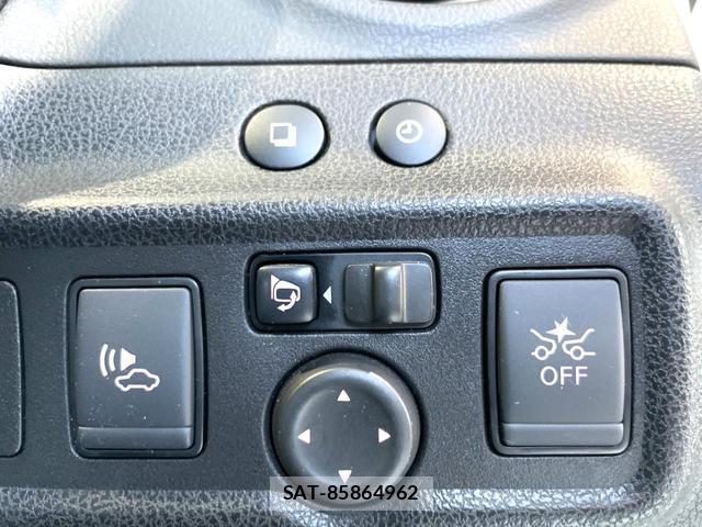 Nissan NOTE 2019-02 8009907-4