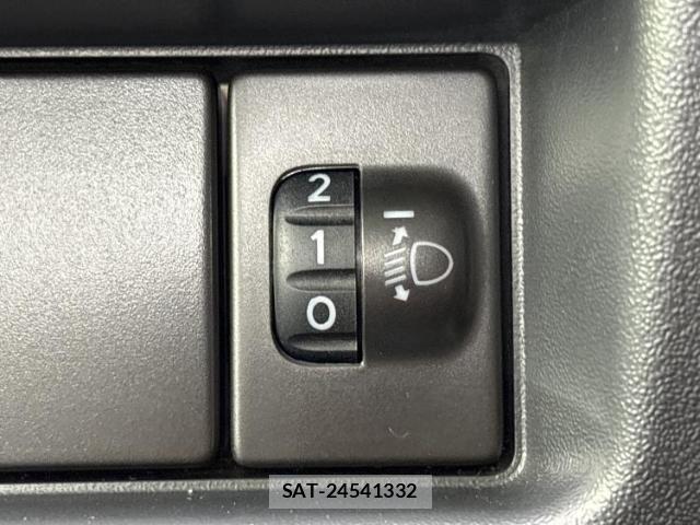 Nissan CLIPPER TRUCK 2021-05 8004440-10