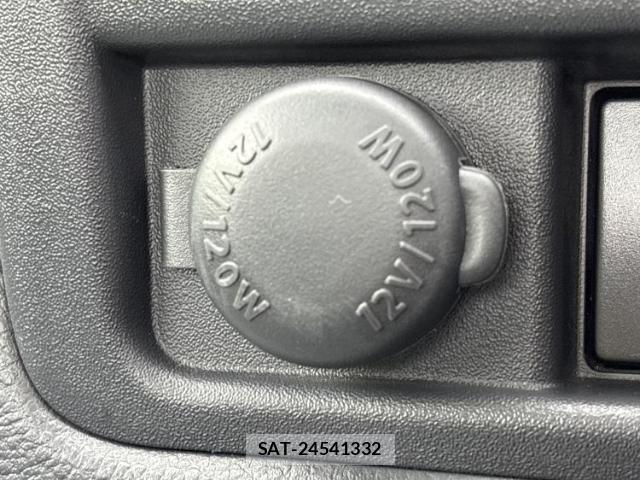 Nissan CLIPPER TRUCK 2021-05 8004440-11