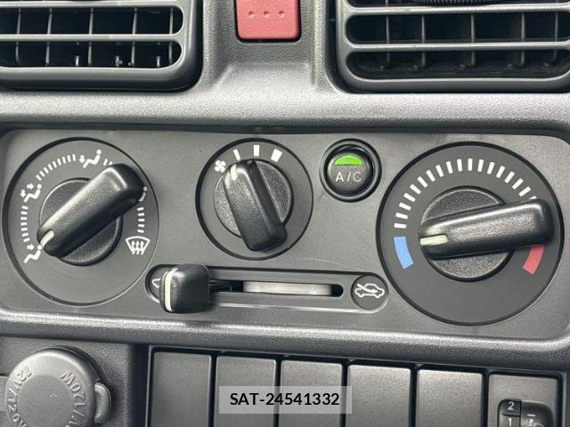 Nissan CLIPPER TRUCK 2021-05 8004440-9