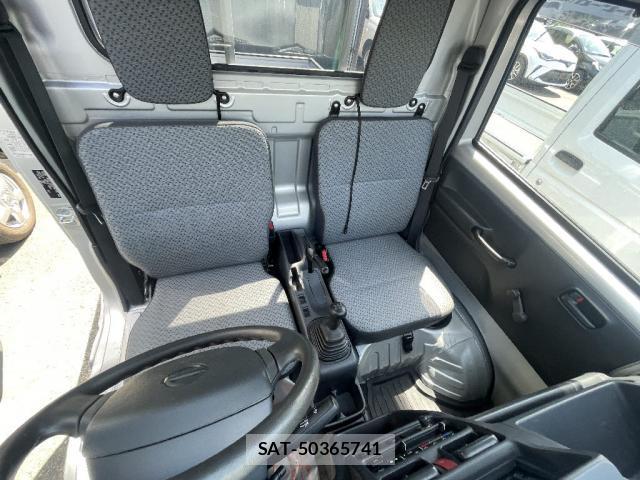 Nissan CLIPPER TRUCK 2014-10 8006302-11
