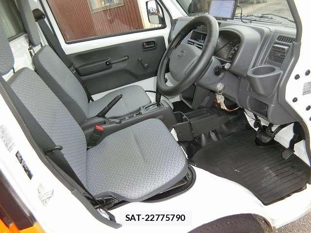 Nissan CLIPPER TRUCK 2025-04 8006899-6