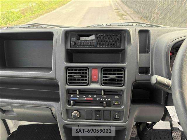 Nissan CLIPPER TRUCK 2017-09 8007321-11