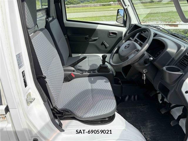 Nissan CLIPPER TRUCK 2017-09 8007321-14