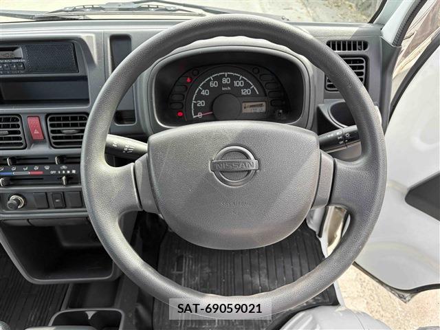 Nissan CLIPPER TRUCK 2017-09 8007321-9