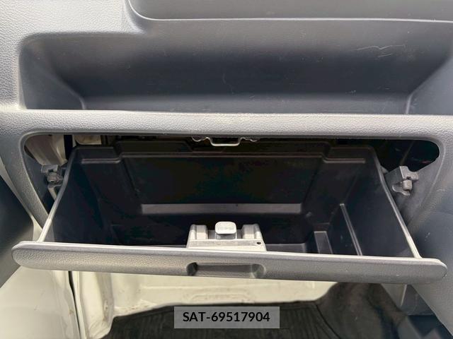 Nissan CLIPPER TRUCK 2019-06 8009465-12
