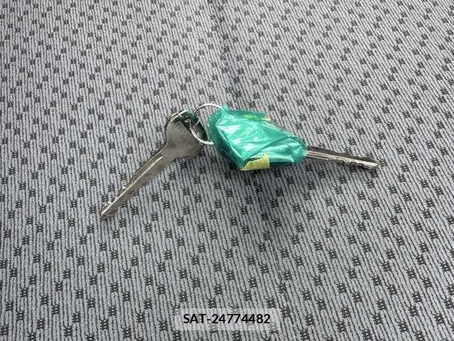 Nissan CLIPPER TRUCK 2026-02 8010105-12