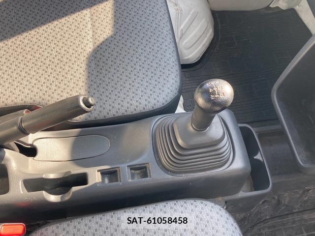 Nissan CLIPPER TRUCK 2016-01 8010665-16