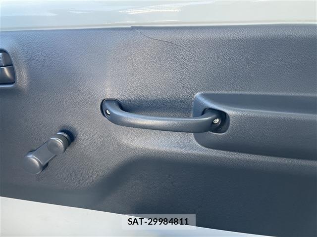 Nissan CLIPPER TRUCK 2020-06 8012577-18