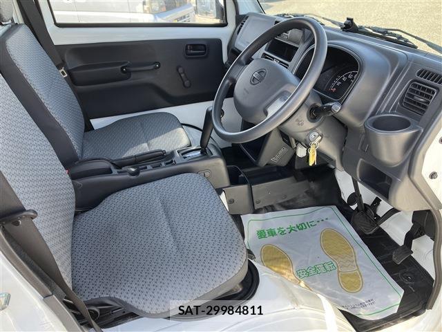 Nissan CLIPPER TRUCK 2020-06 8012577-4