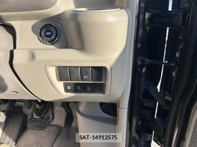 Nissan CLIPPER RIO 2016-12 8010714-12
