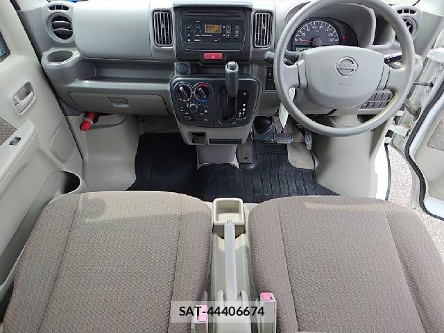 Nissan CLIPPER RIO 2016-05 8011917-2