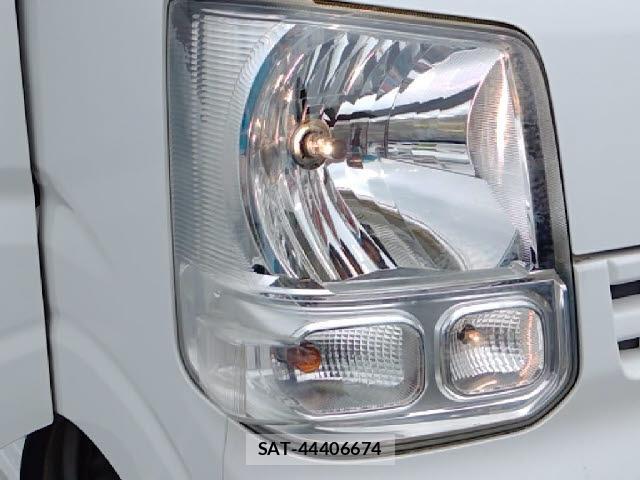 Nissan CLIPPER RIO 2016-05 8011917-8