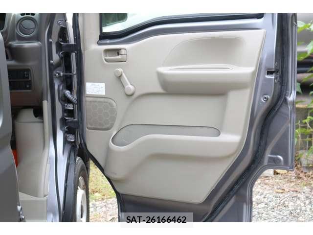 Nissan CLIPPER VAN 2017-12 8003142-12