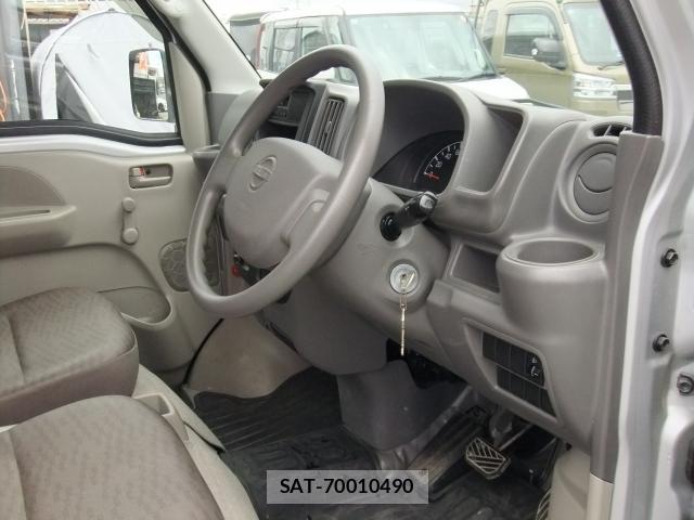 Nissan CLIPPER VAN 2016-06 8004136-1