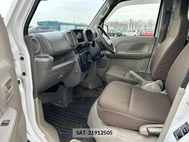 Nissan CLIPPER VAN 2017-06 8008362-5