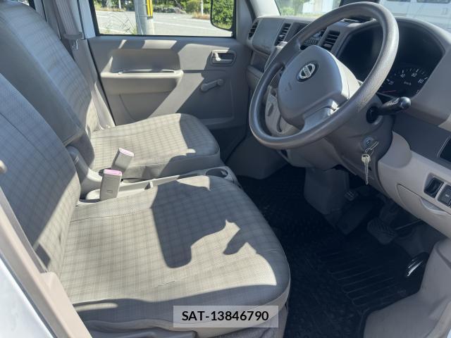 Nissan CLIPPER VAN 2014-04 8009421-8