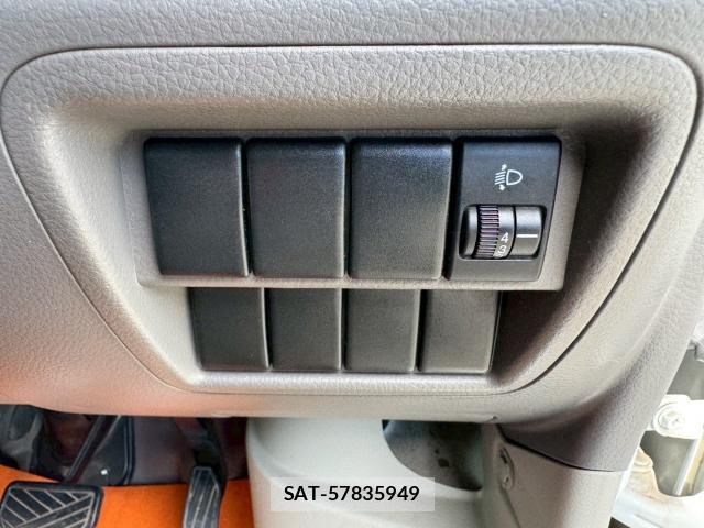 Nissan CLIPPER VAN 2015-11 8009504-18