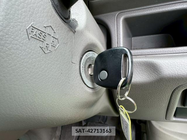 Nissan CLIPPER VAN 2018-06 8010575-8