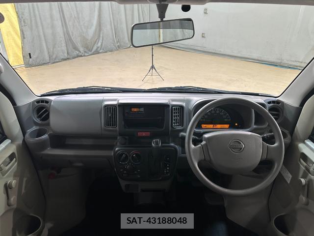 Nissan CLIPPER VAN 2017-10 8011232-2
