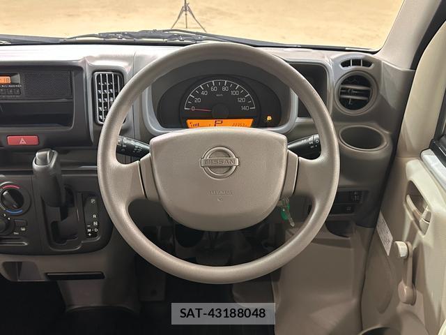 Nissan CLIPPER VAN 2017-10 8011232-3