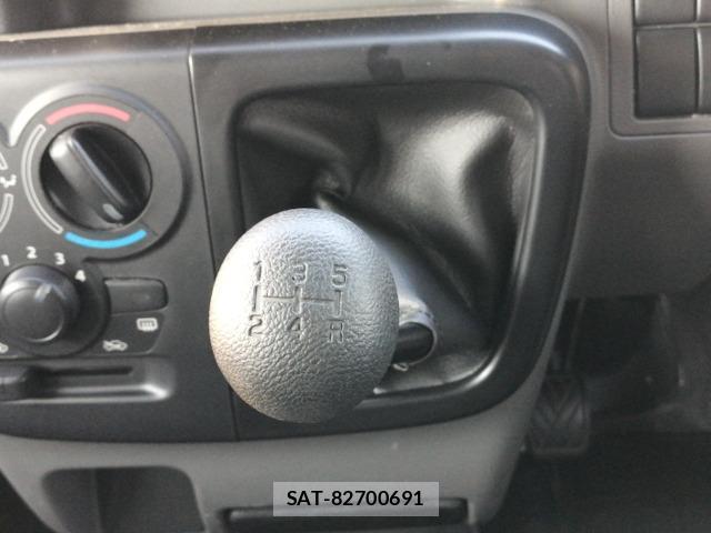Nissan CLIPPER VAN 2017-11 8011790-6