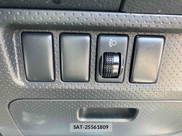 Nissan NV150 AD 2017 8006283-13