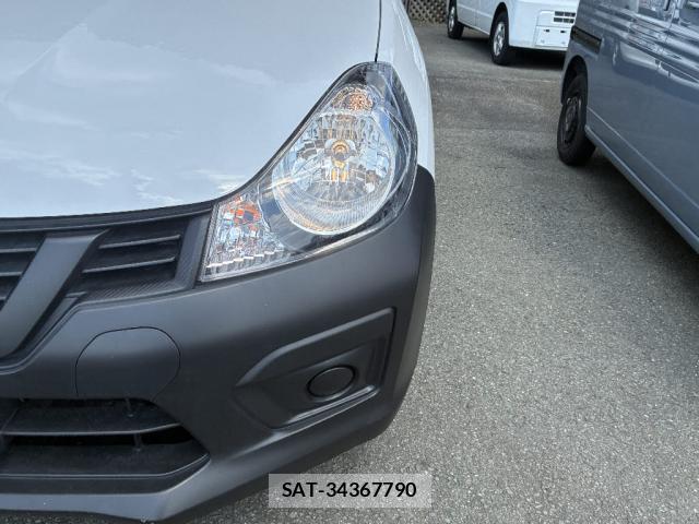 Nissan NV150 AD 2021-05 8006310-18
