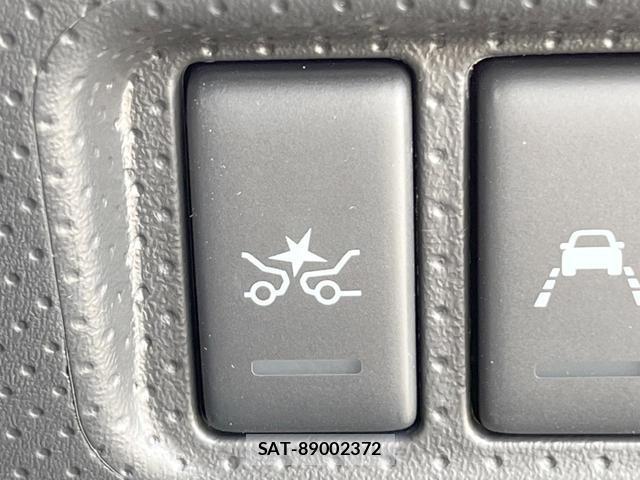 Nissan NV150 AD 2018-03 8010136-5