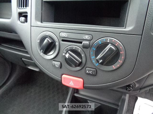 Nissan NV150 AD 2018-01 8010972-9