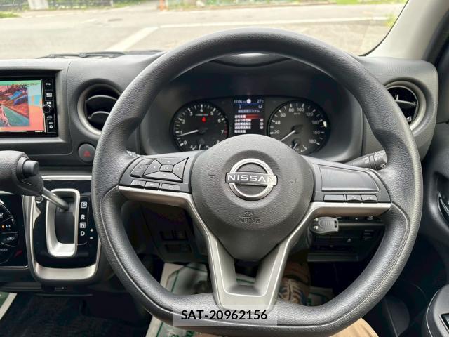Nissan NV350 Caravan 2024-02 8007042-17