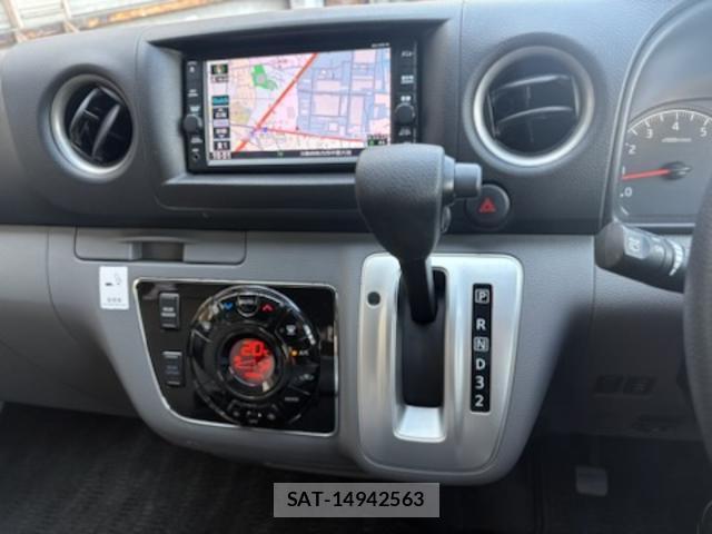 Nissan NV350 Caravan 2019-03 8007245-10