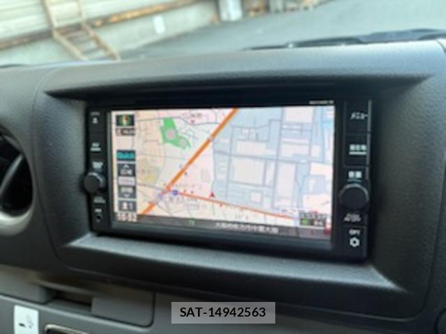 Nissan NV350 Caravan 2019-03 8007245-12