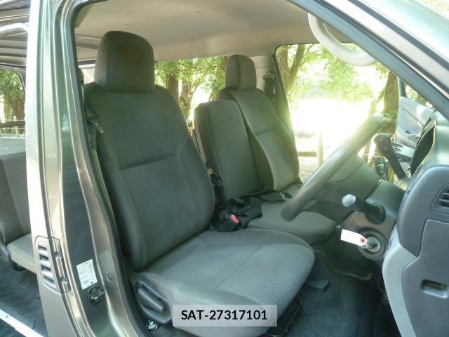 Nissan NV350 Caravan 2018-12 8002967-5