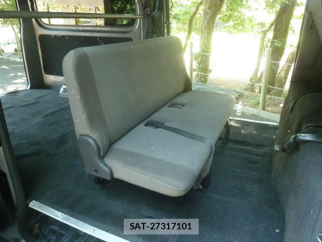 Nissan NV350 Caravan 2018-12 8002967-6