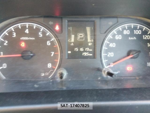Nissan NV350 Caravan 2014-05 8002968-13