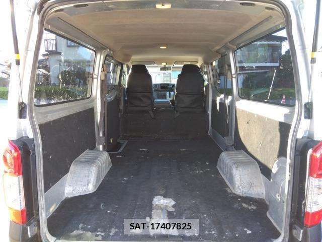 Nissan NV350 Caravan 2014-05 8002968-14
