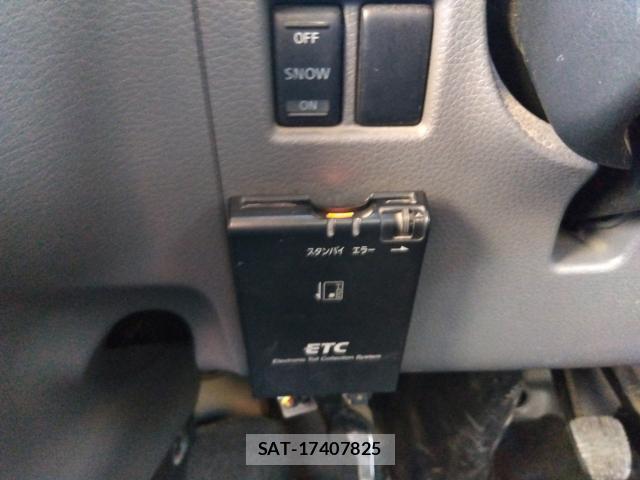 Nissan NV350 Caravan 2014-05 8002968-16