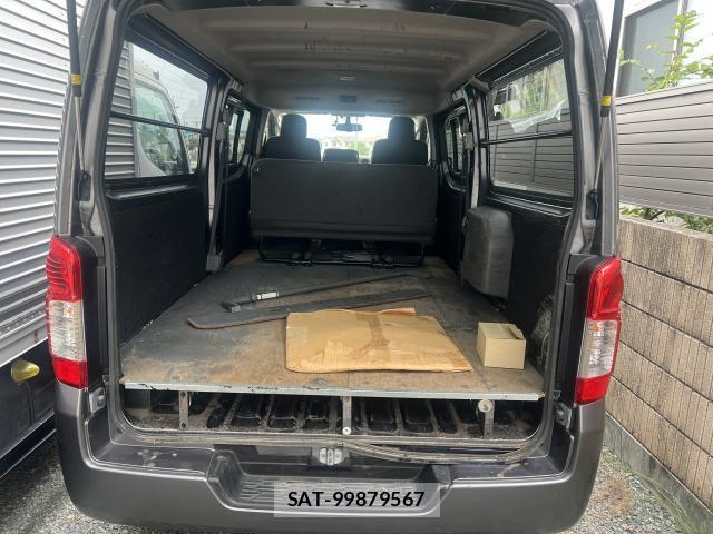 Nissan NV350 Caravan 2018-02 8002981-12