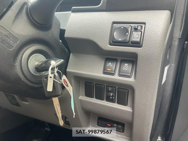 Nissan NV350 Caravan 2018-02 8002981-7